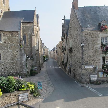 Le Relais De La Caleche Hotel Saint-Denis-dʼAnjou Kültér fotó