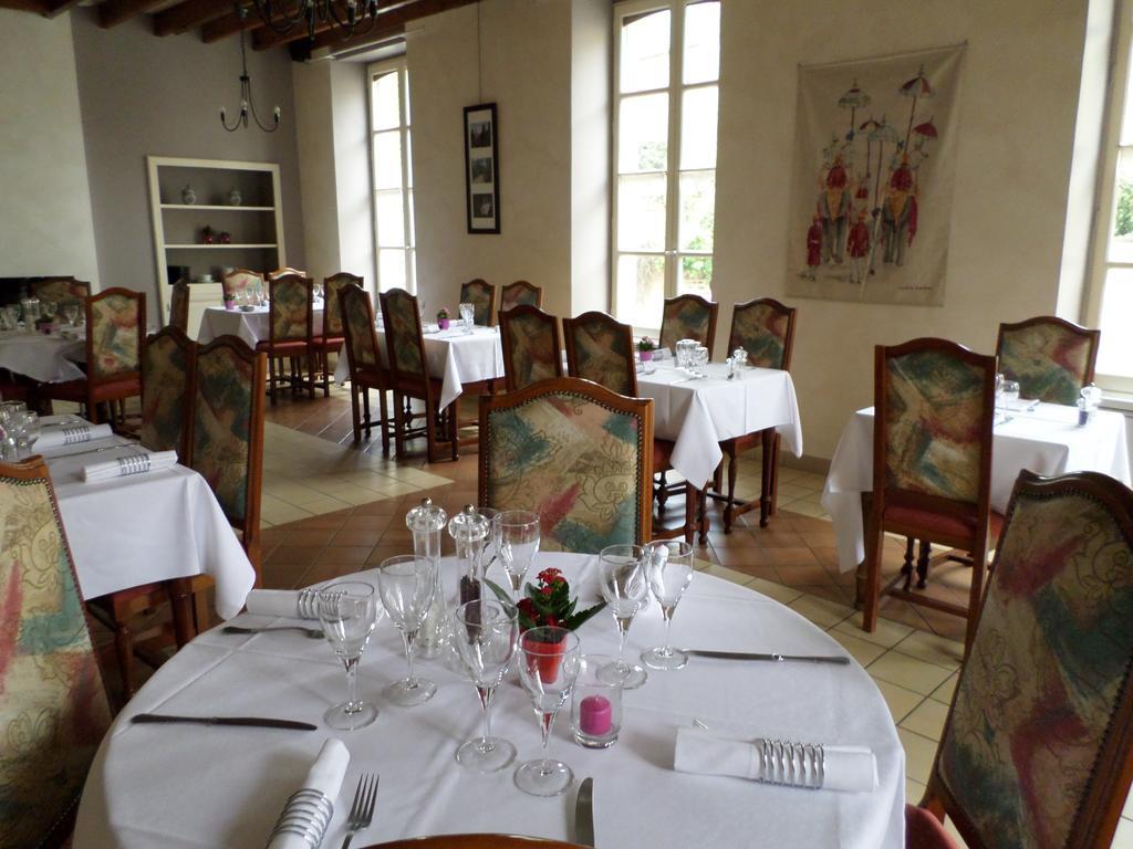 Le Relais De La Caleche Hotel Saint-Denis-dʼAnjou Kültér fotó