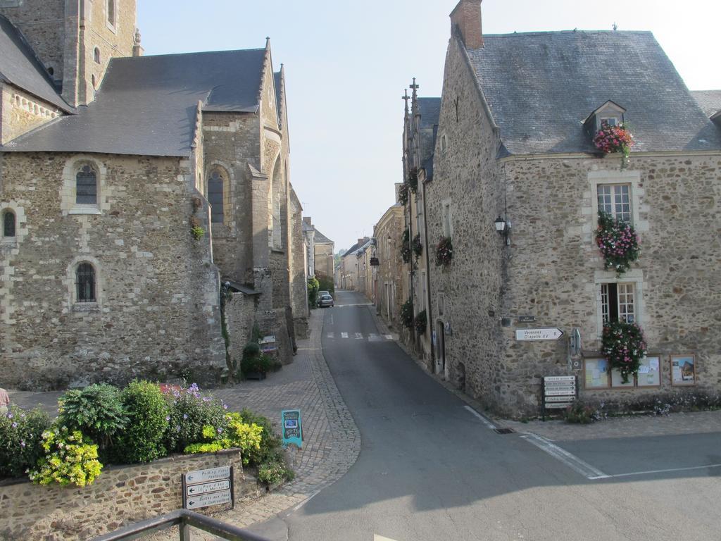 Le Relais De La Caleche Hotel Saint-Denis-dʼAnjou Kültér fotó