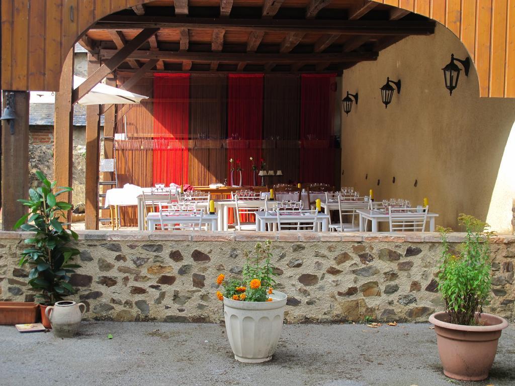 Le Relais De La Caleche Hotel Saint-Denis-dʼAnjou Kültér fotó