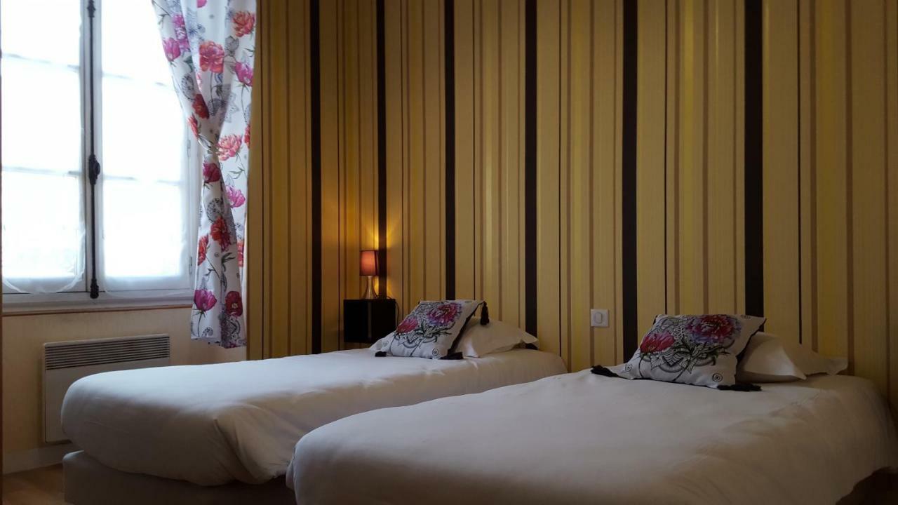 Le Relais De La Caleche Hotel Saint-Denis-dʼAnjou Kültér fotó